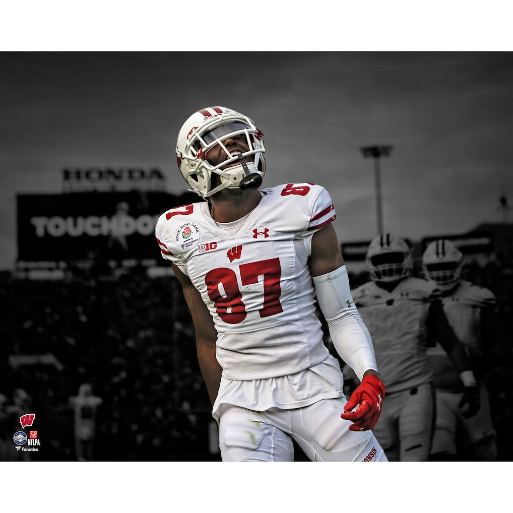 Quintez Cephus Wisconsin Badgers Unsigned Rose Bowl Touchdown Celebration Photograph