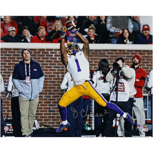Ja'Marr Chase LSU Tigers Autographed 16'' x 20'' Receiving Photograph