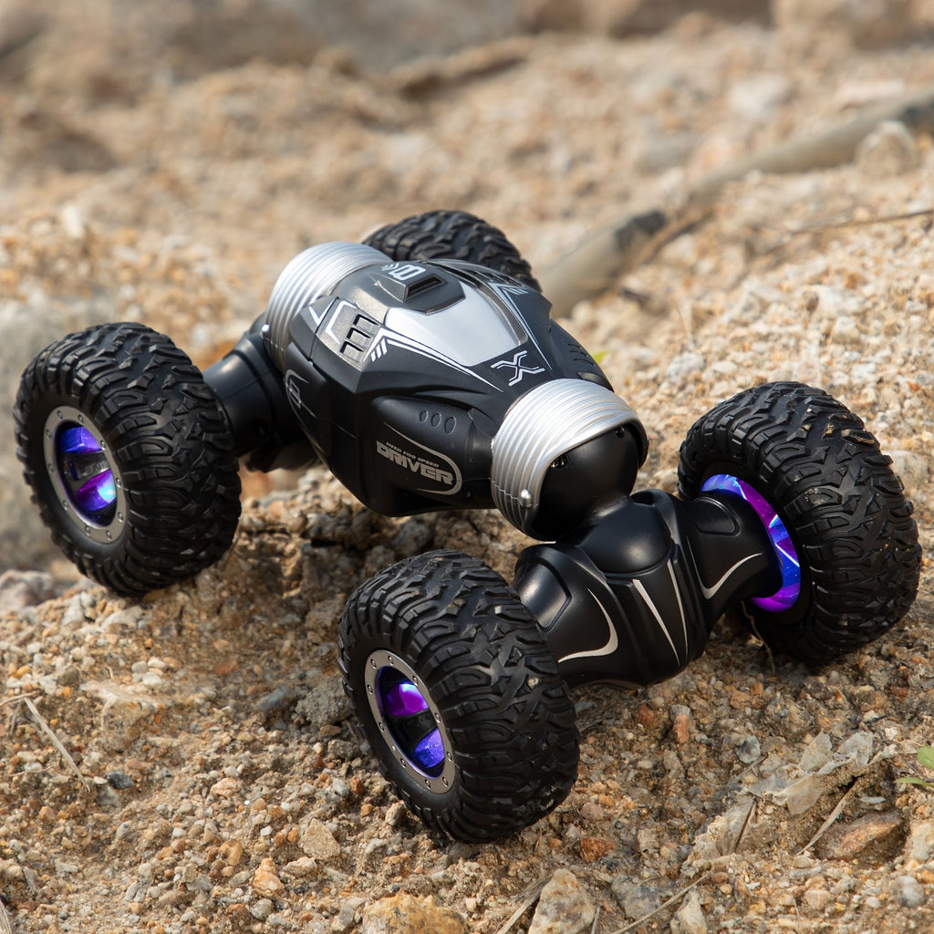 oh my god - Deformable Four-wheel Drive Intelligent Remote Control Vehicle With Light