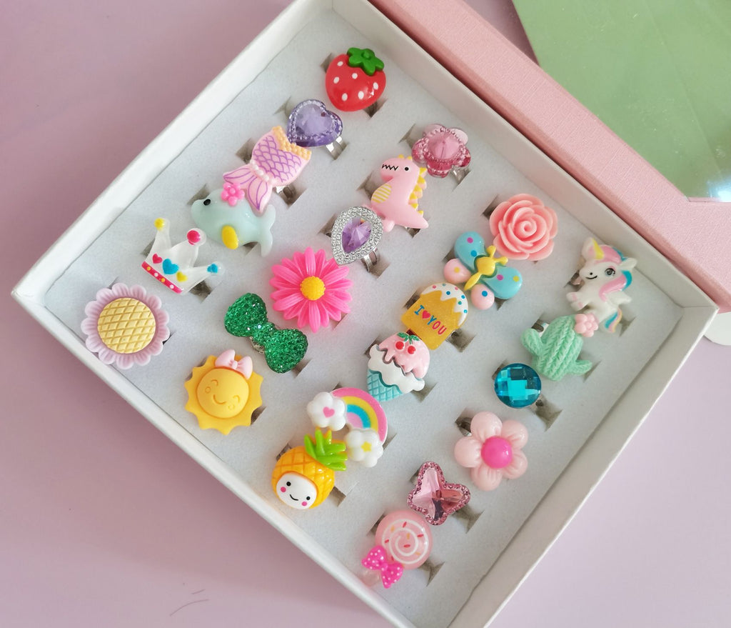 oh my god - PinkSheep Little Girl Jewel Rings In Box- Adjustable- No Duplication- Girl Pretend Play And Dress Up Rings (24 Lovely Ring)